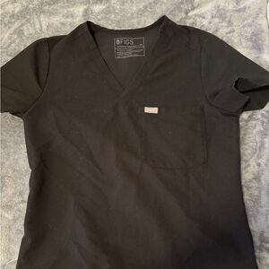 CATARINA ONE POCKET SCRUB TOP FIGS